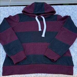 Esstive Athletic Apparel hoody size M